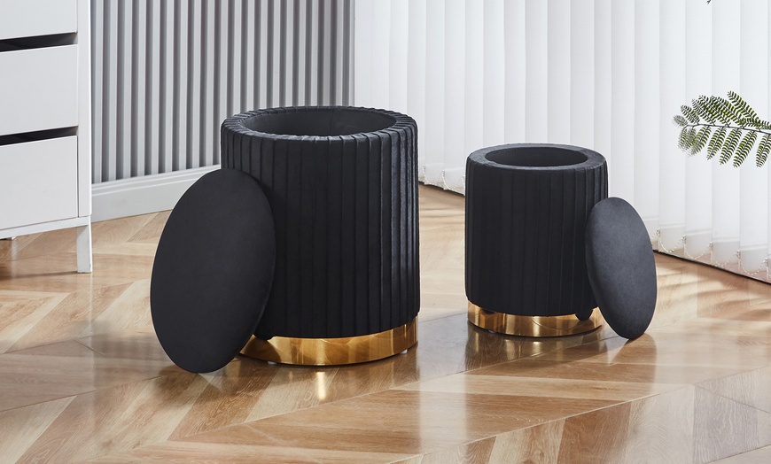 Image 18: Conjunto de pufs de terciopelo