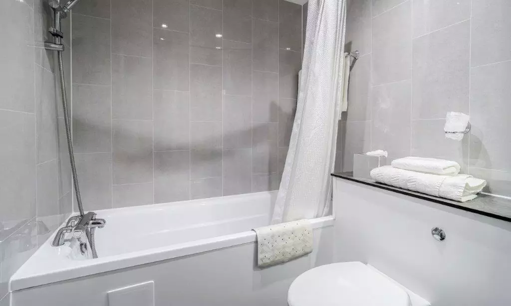 4* Newcastle upon Tyne: Standard Double or Twin Room Stay w/ Breakfast