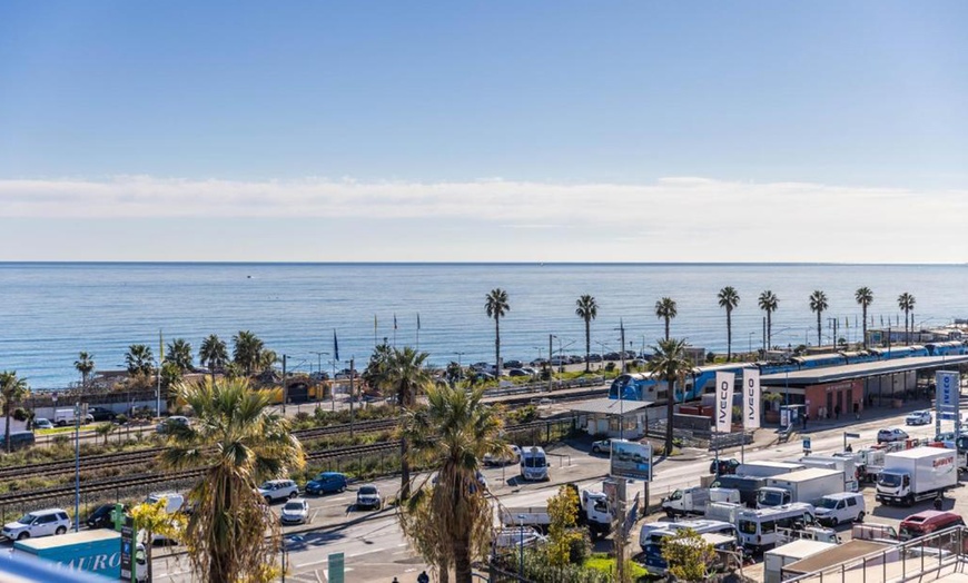 Image 1: Villeneuve-Loubet : appartement 1 chambre, petit-déjeuner en option