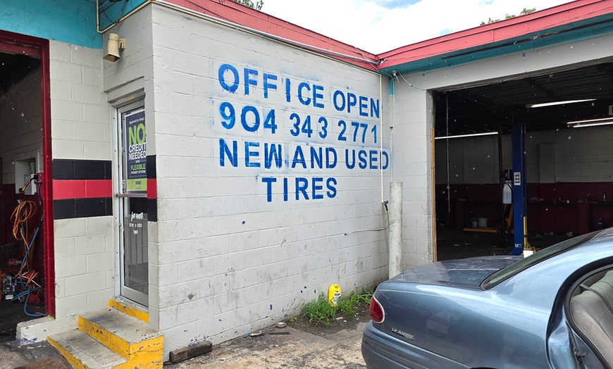 Image 8: Up to 60% Off on Tire balancing service at Los Brothers Tires