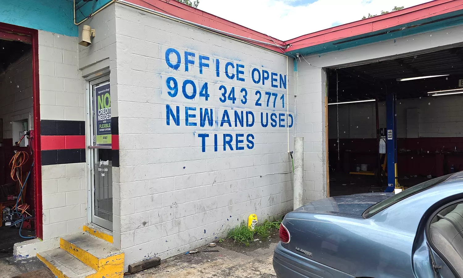 Up to 55% Off on Brake Pad Replacement at Los Brothers Tires