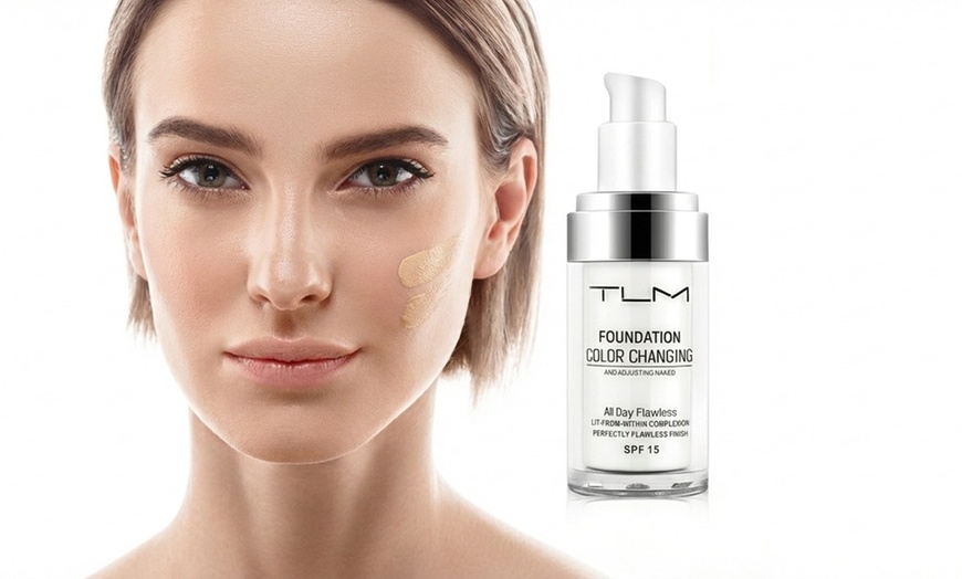 Image 8: Fondotinta liquido TLM con tecnologia di adattamento del colore