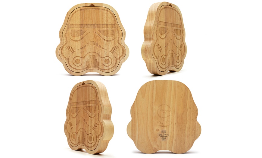 Image 11: Stormtrooper-Design Pizza Cutting Board or Cheeseboard
