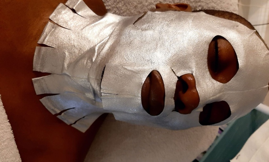 Image 3: Relax with One or Three 60-Minute Spa Facials at Danugur UK