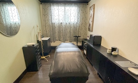 One Brazilian Waxing Session - UrbanLux Studio