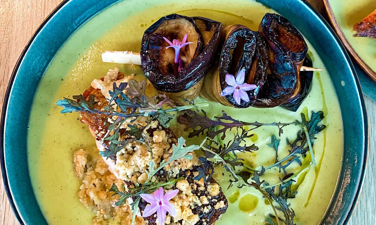 Menu classique avec entrée, plat et dessert au choix au Mélice