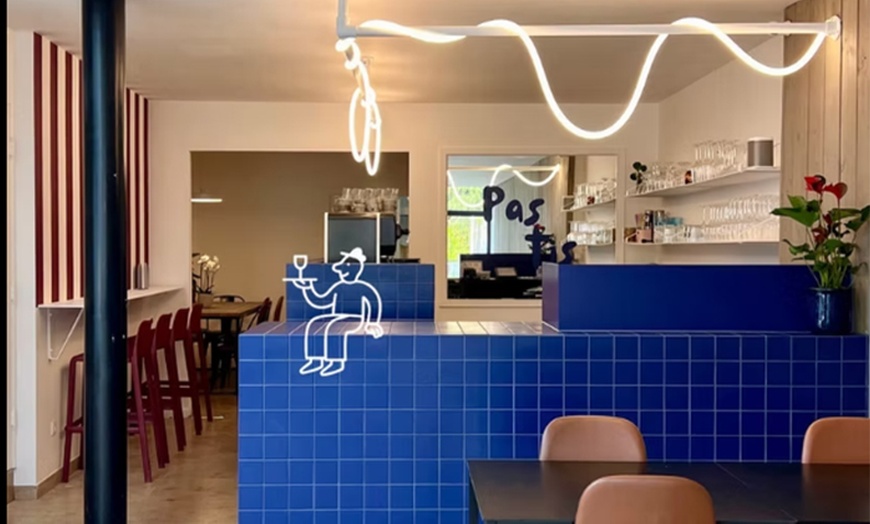 Image 3: Smakelijke lunchervaring met vers belegde toast bij bruisende hotspot