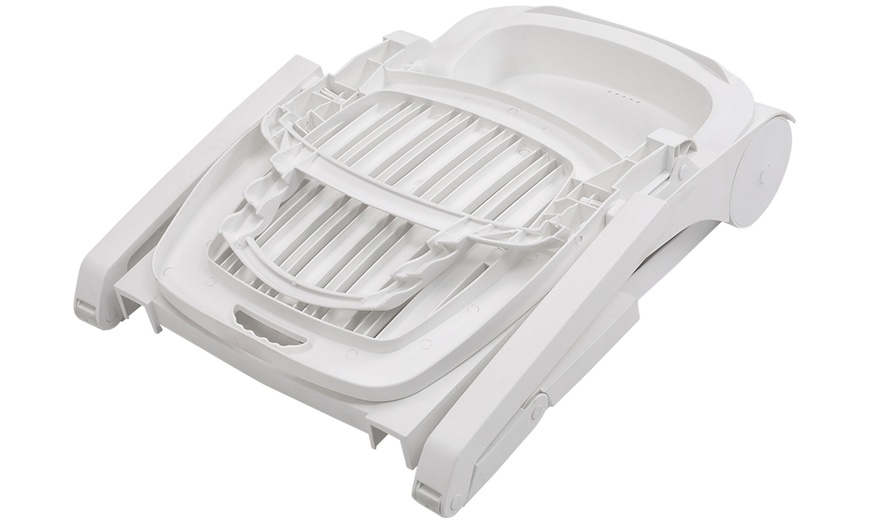 Image 2: Three-Section Reclining Folding Lounger