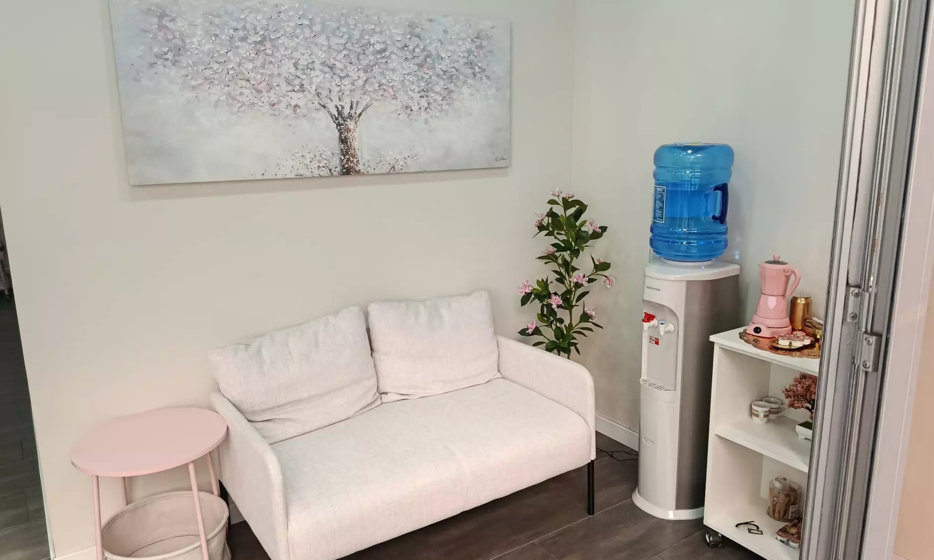 Laminado de cejas con diseño, depilación y tinte personalizado