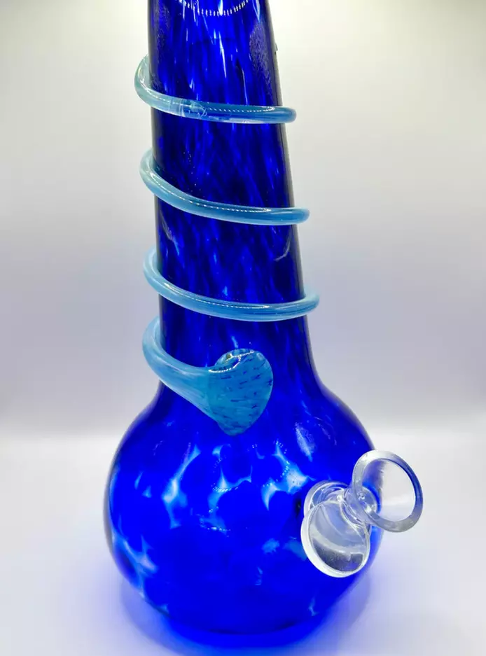 Craft Your Own Egg Bong with Personalized Session Options