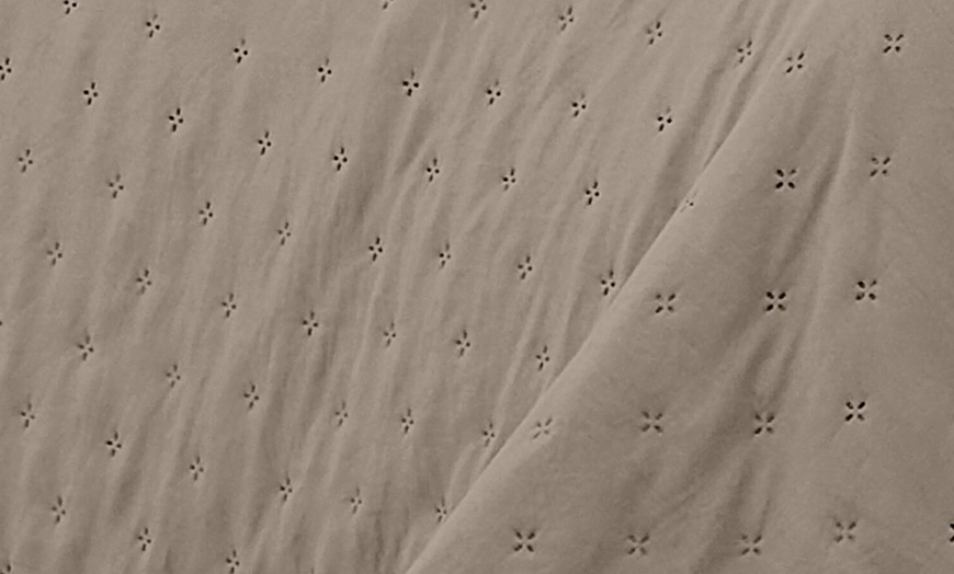 Image 2: Velvet Double Duvet