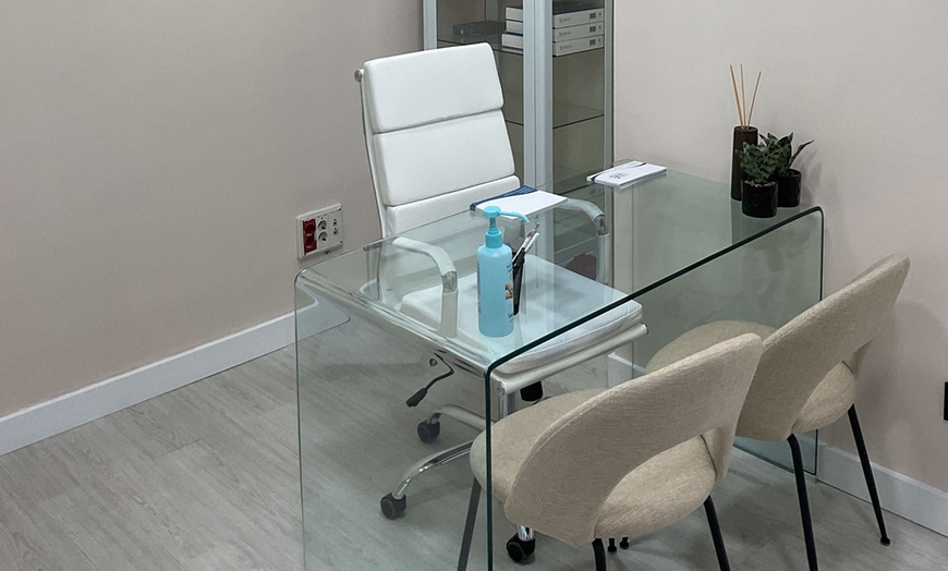 Image 5: 3 o 6 sesiones de cavitación, radiofrecuencia y masaje drenante