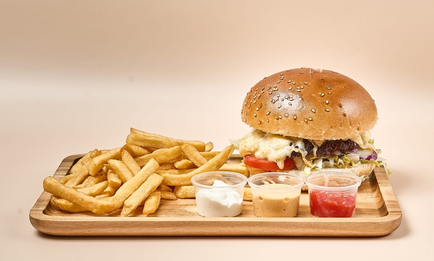 Image 3: Burger inkl. Pommes für 1 - 4 Personen