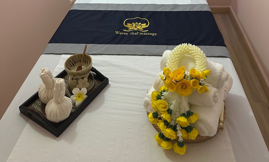 Image 6: Massage aux huiles avec Waree Thai Massage Neuilly Sur Seine