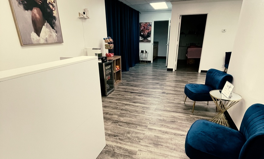 Image 3: Treat Yourself to a Deluxe, Express, or Classic Mani-Pedi Services! 
