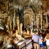 Image 7: Natural Bridge Caverns Tours