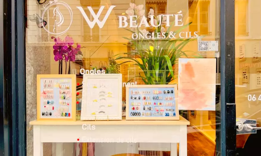 Beauté des mains ou pieds : vernis semi-permanent ou pose américaine