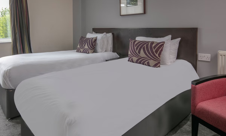 Image 17: Merseyside, Liverpool: Stay with Breakfast, Spa Treatment & Dinner