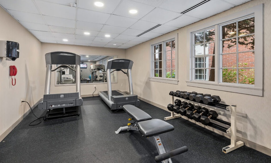 Image 9: Stay at the heart of Historic Plymouth w/ $25 Spa Credit