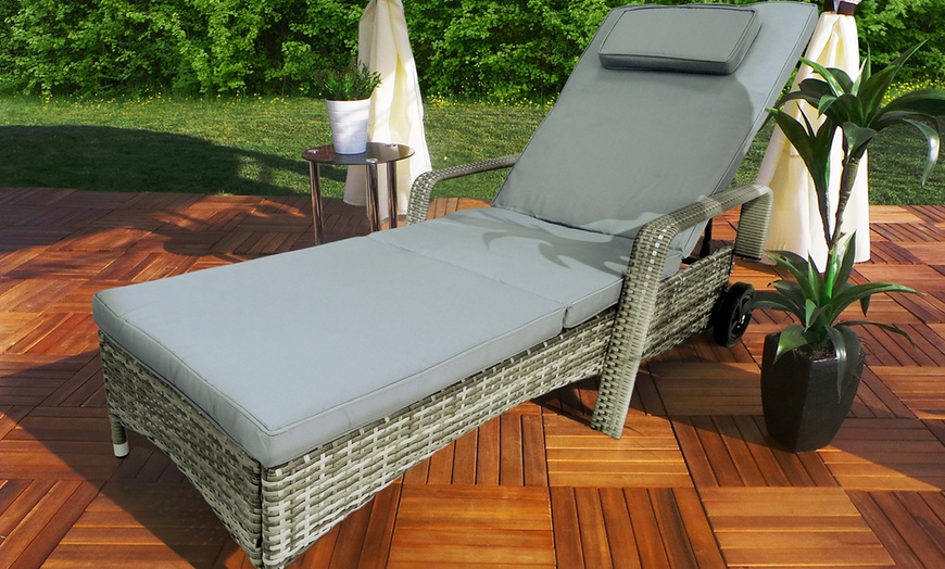 Image 1: Rattan-Effect Garden Lounger