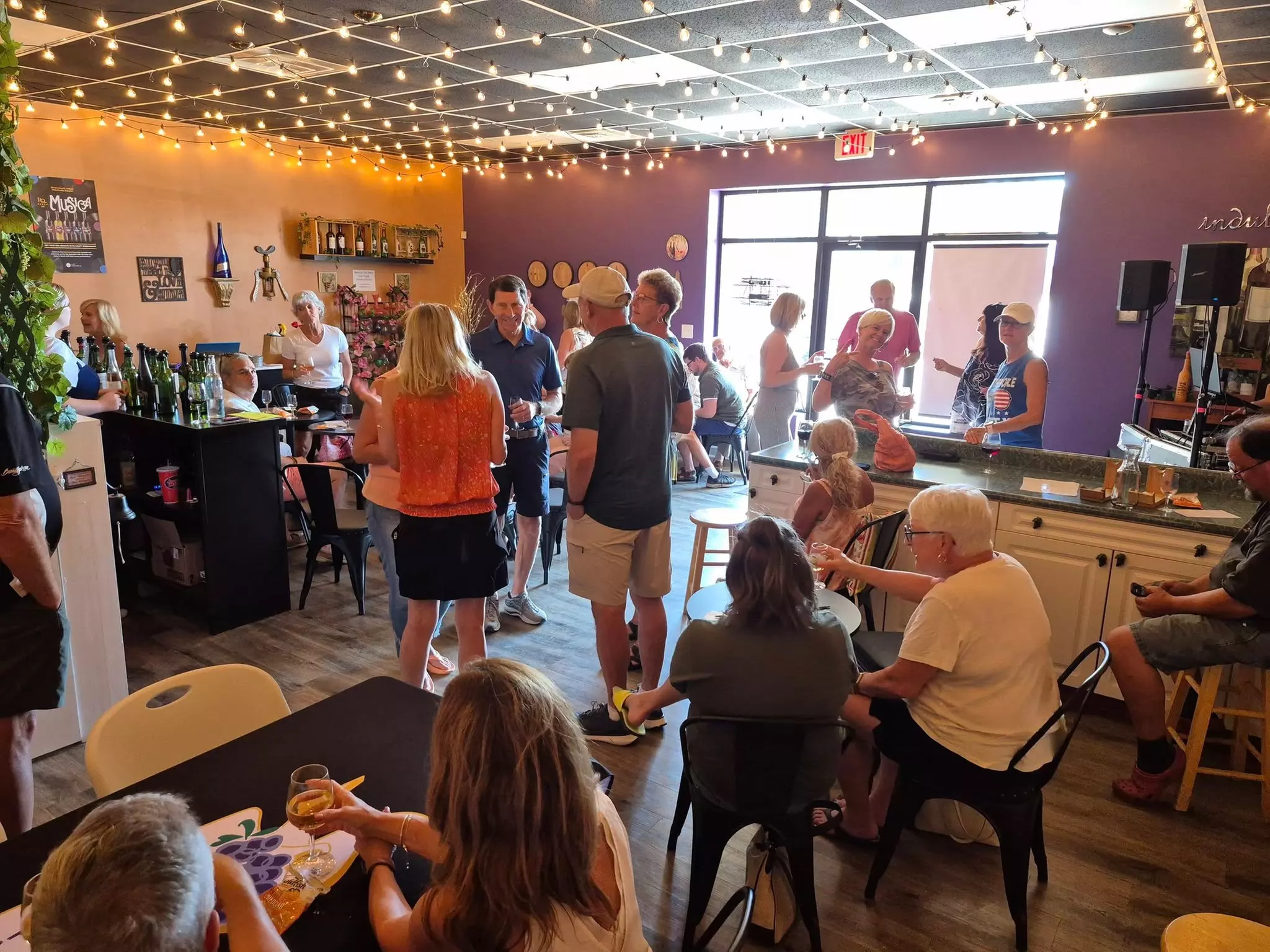 Enjoy Fresh, Low-Sulfite Wines & Customizable Tasting Experiences