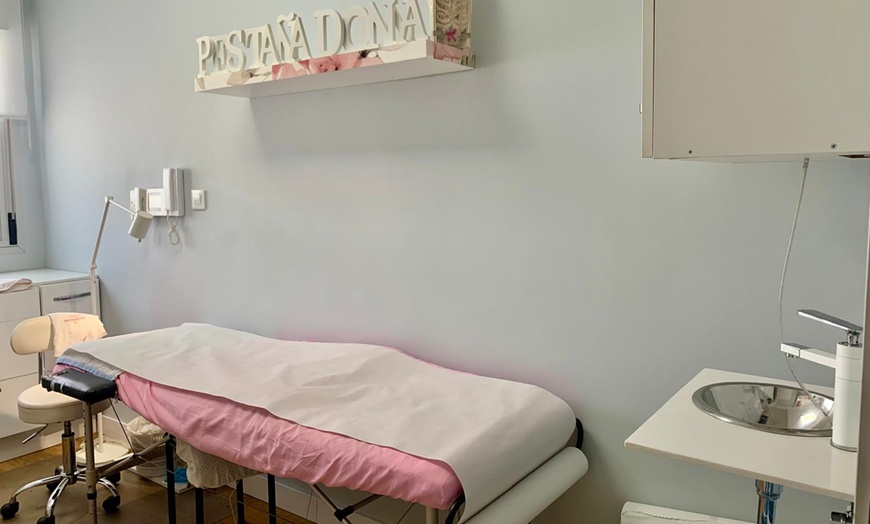 Image 2: 1 o 2 sesiones de peeling químico facial