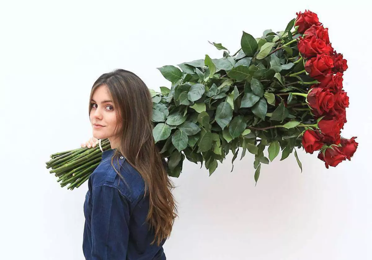 Make Valentines Unforgettable with Bold, Farm-Fresh Blooms from Rosaholics (Up to 71% Off)