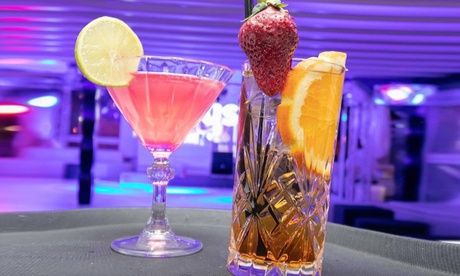Apericena con drink per 2 o 4 persone al Caposkiso' Lounge Bar (sconto fino a 72%)
