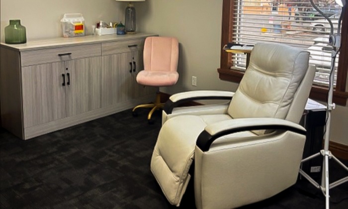 20 Min of 1 Lip Flip w/ Tox, 20 Unit of Xeomin or 30 Min Combo of Both