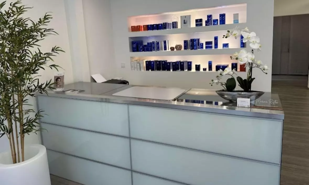 Lashlifting und/oder Browlifting mit Färben und Zupfen für 1 Person