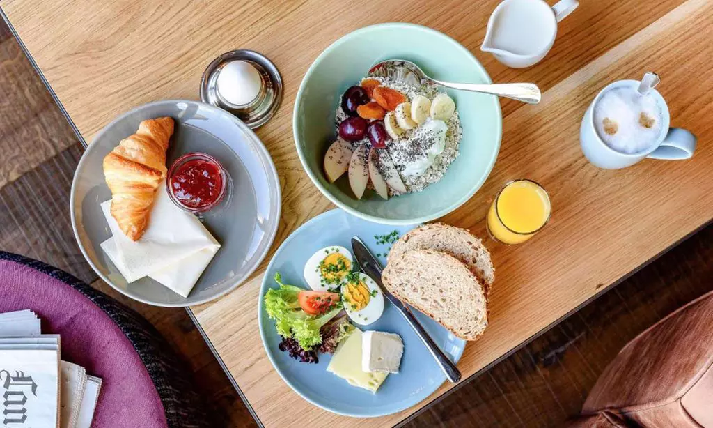 Landshut in Niederbayern: Standard-Doppelzimmer mit Frühstück