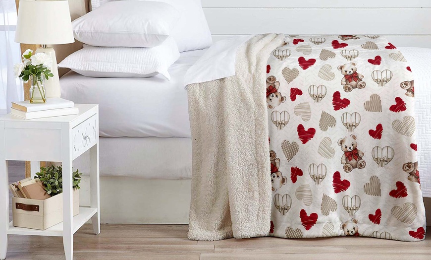 Image 13: Plaid réversible sherpa et microfibre