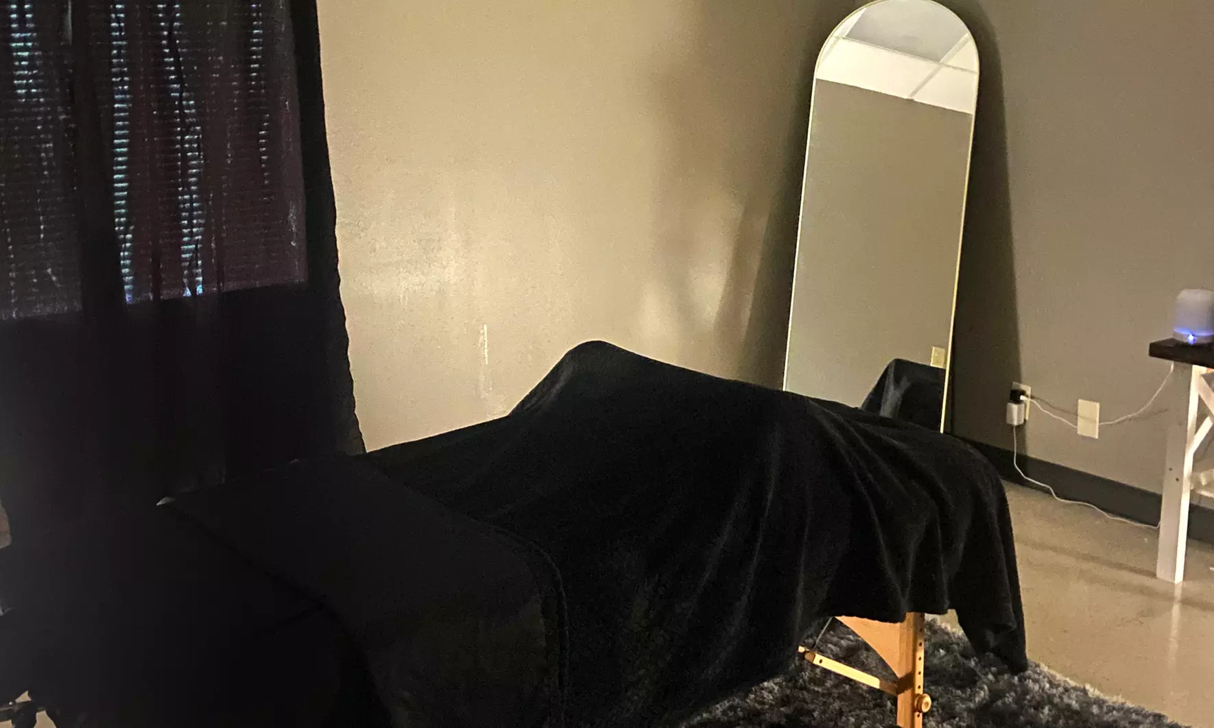 60 or 90-Min Couples Swedish or Deep Tissue Massage with Aromatherapy 
