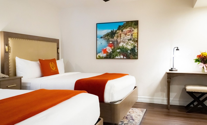 Image 3: Spacious suites minutes from the Strip and downtown Vegas