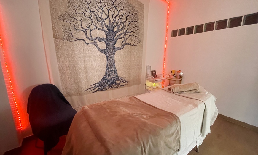 Image 1: Tratamiento de hidratación de labios o BB Glow en ojeras con dermapen 