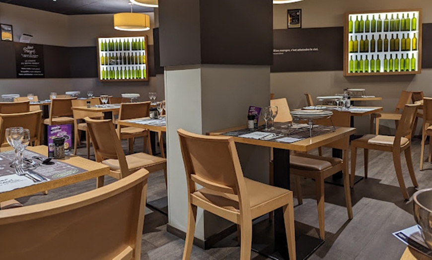 Image 12: Savourez la cuisine française chez Bistro Regent Victoire