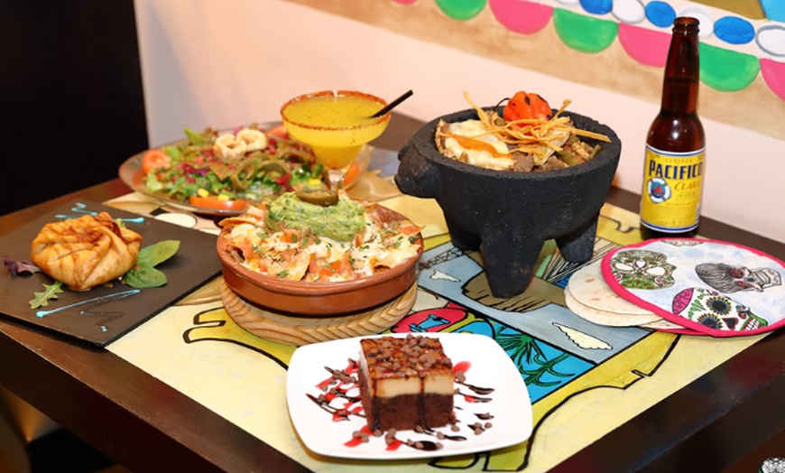 Image 1: ¡Ándale! Menú mexicano para 2 personas con opción a margaritas