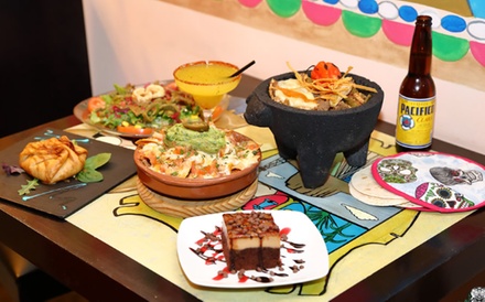 Menú mexicano para 2 personas con 2 entrantes, 2 principales, 2 postres y 2 bebidas - La Venganza de Malinche