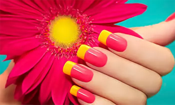 Manicura, pedicura o manipedicura normal o semipermanente