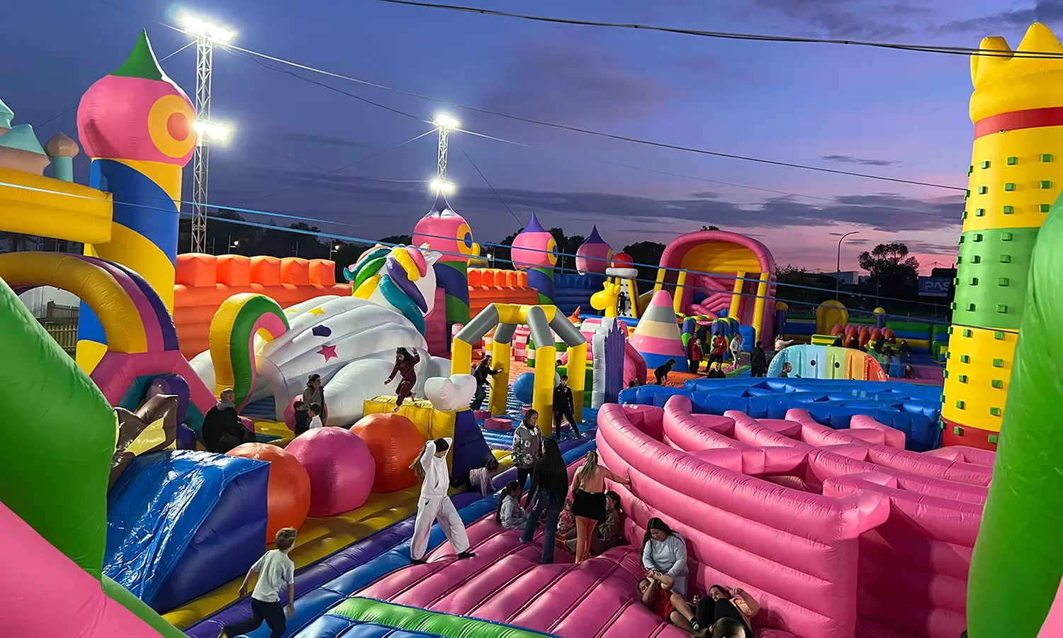 Parque WOW de hinchables: entrada con fecha a elegir para 1 persona