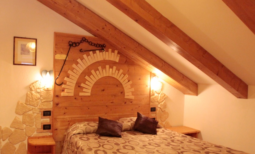 Image 8: Trento: camera matrimoniale con colazione o mezza pensione per 2