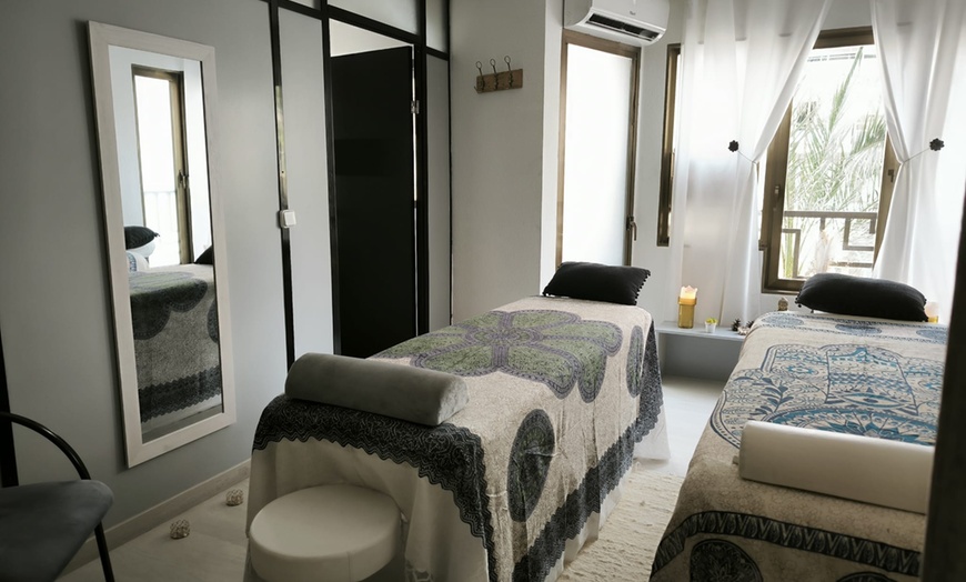 Image 3: 1 o 2 masajes de 50 minutos a elegir entre distintas técnicas