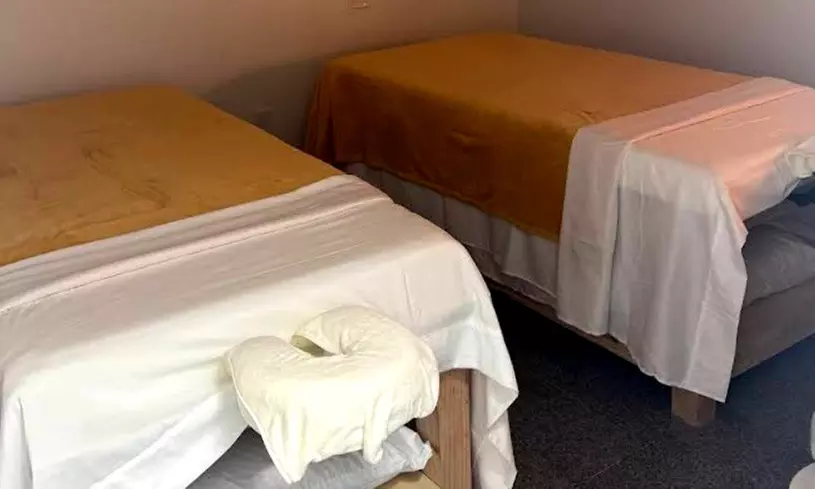 60, 90 or 120 Min Couples Massage + Hot Stone, Stream Eye Mask & More 