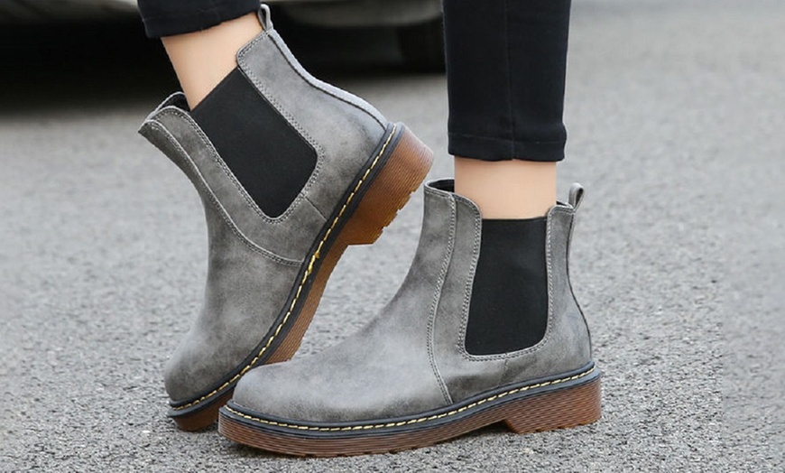 Image 9: Ankle Chelsea Boots