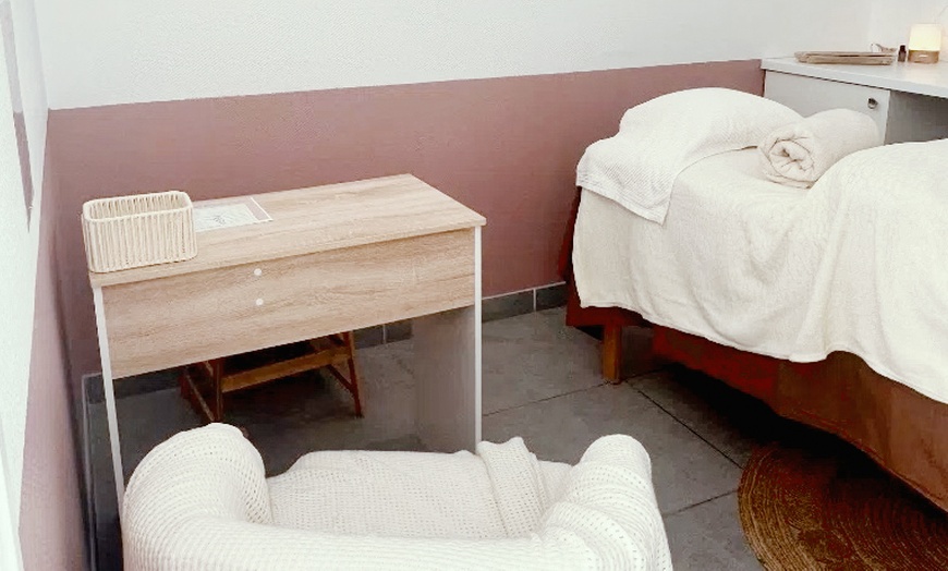 Image 5: Massage bol kansu pieds ou massage corps aux huiles essentielles 1h