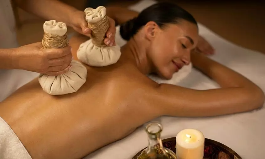 Massage du corps ayurvédique complet d'1h ou 1h30 avec ChõwaSpa aux portes d'Annecy (jusqu'à 50% de remise) - Primary Image