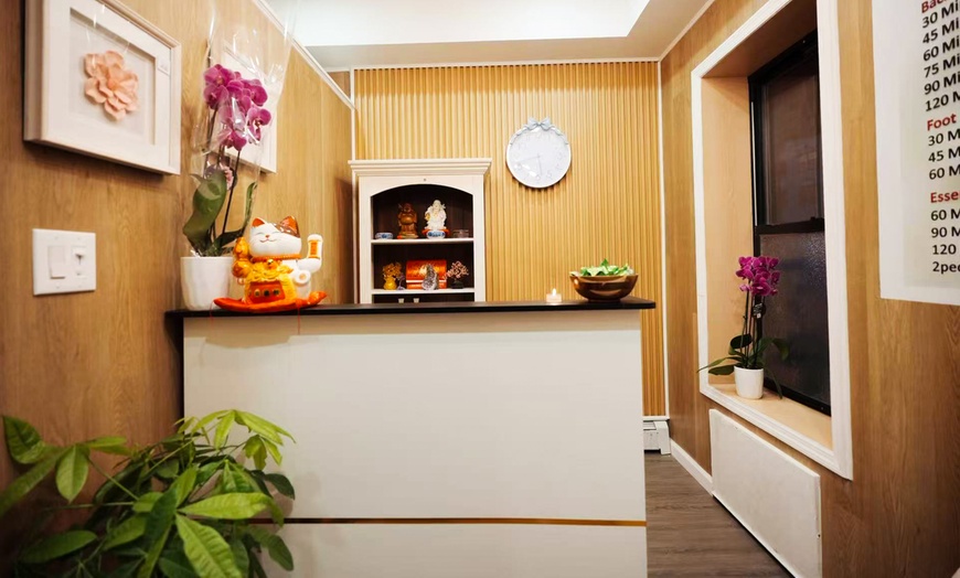 Image 3: Hot Stone Massage with Essential Oils: One, Two or Three Sessions