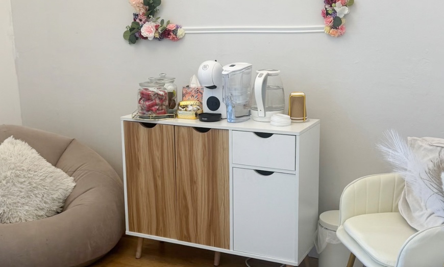 Image 3: Get a Stunning Lash Lift (80 Minutes)