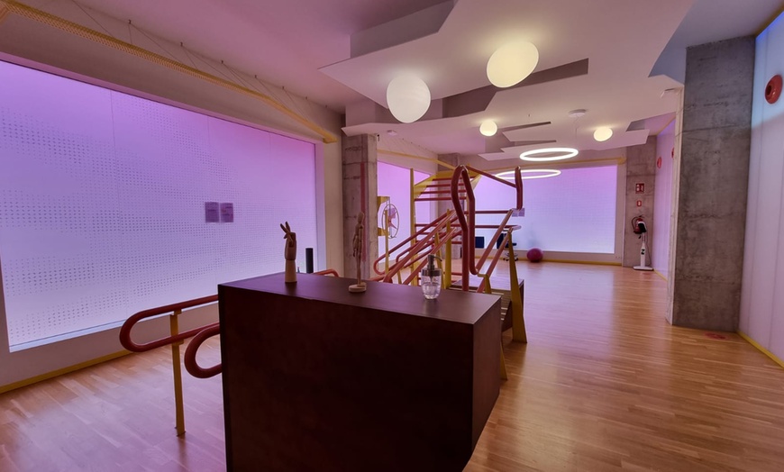 Image 3: Hasta 3 sesiones de fisioterapia con termografía y terapia manual