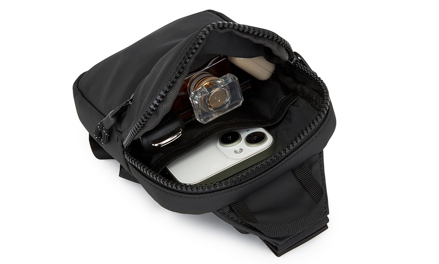 Image 3: Bolso bandolera unisex con correa ajustable y múltiples bolsillos
